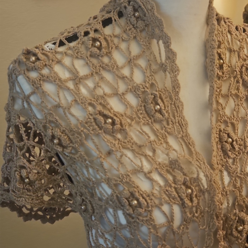 Vintage Tan Rose Pearl Crochet Shawl - Picture 3 of 9